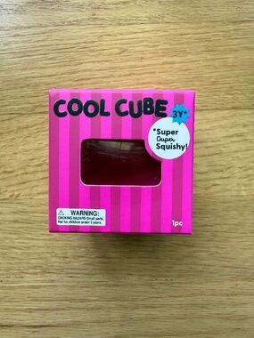 J’adore Cool Cube Pink Squeeze squish and stay cool - super duper squish